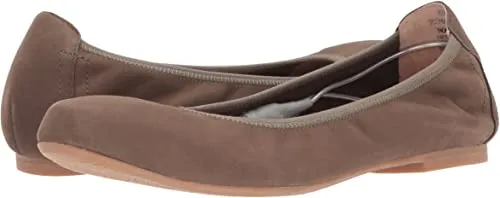Blondo BECCA Women's Ballet Flats in Taupe Nubuck