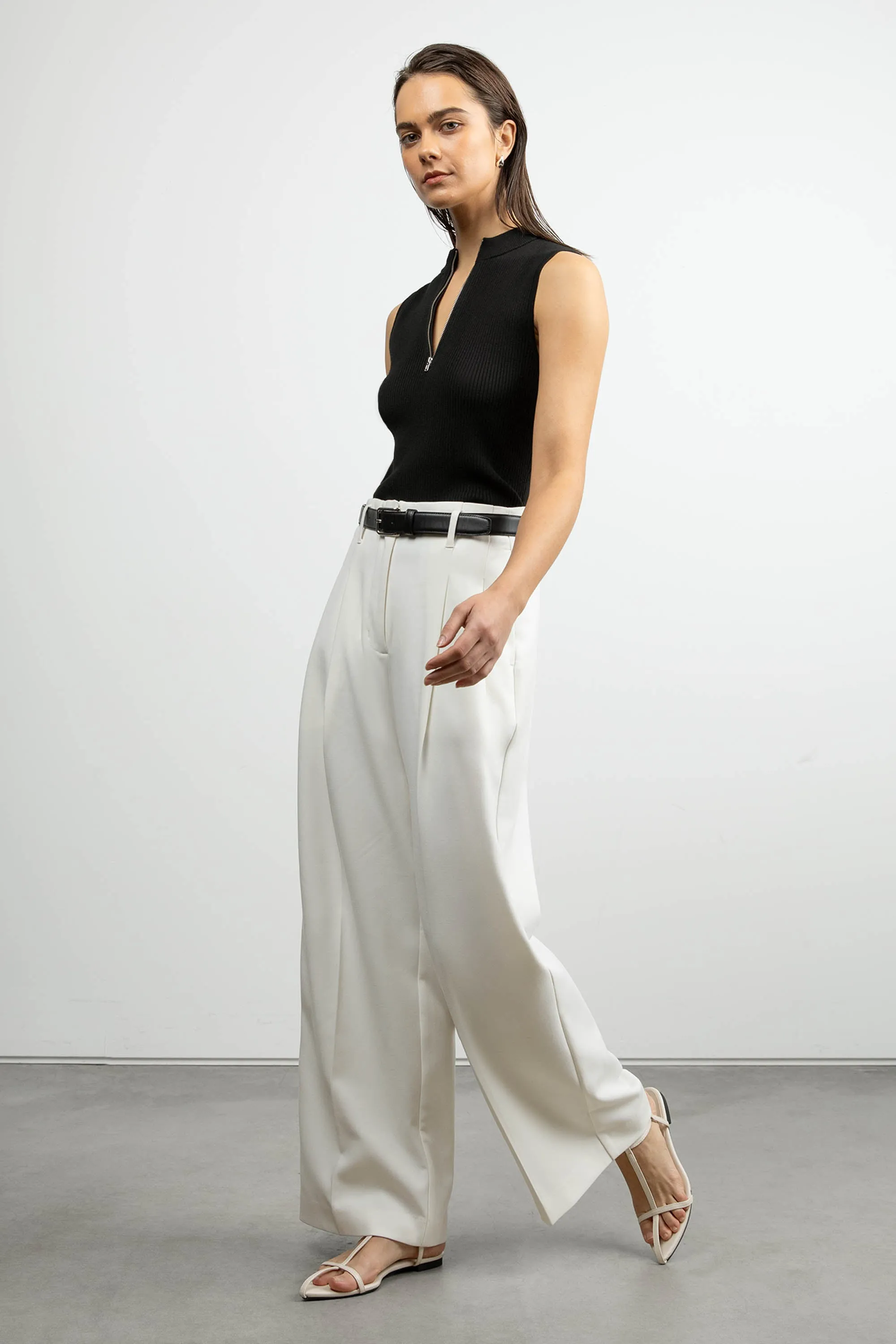HIGH-RISE WIDE LEG SUITING PANT