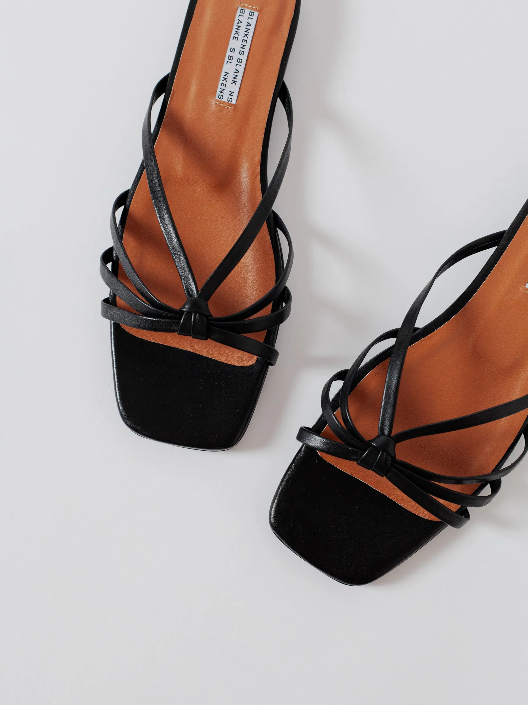 THE JENNIE FLAT BLACK