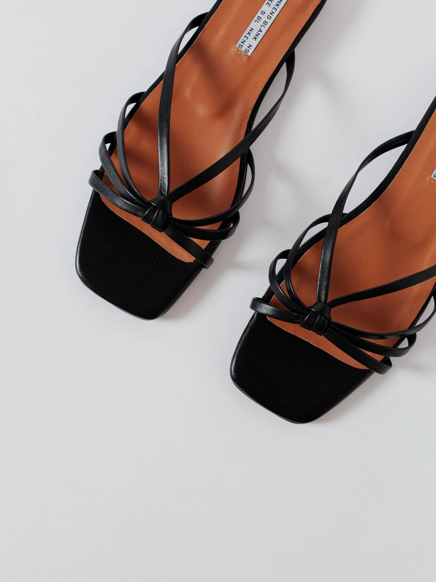 THE JENNIE FLAT BLACK