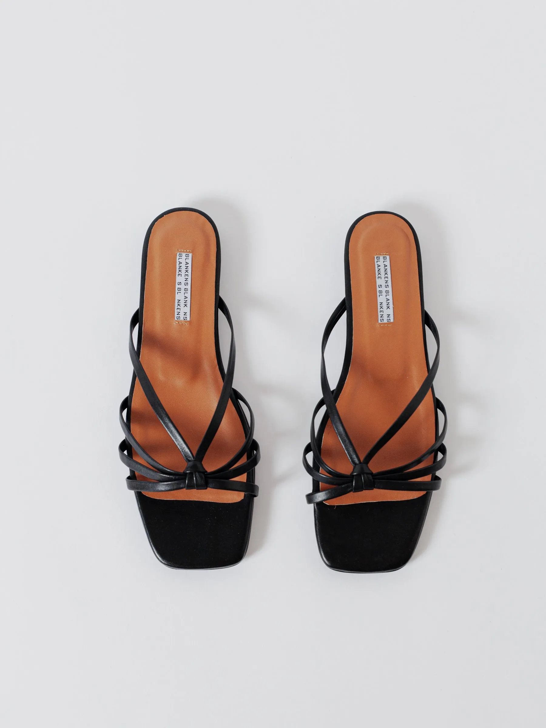 THE JENNIE FLAT BLACK