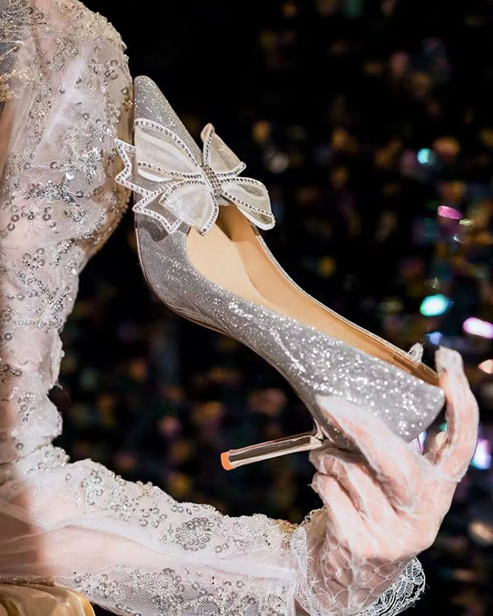 Valar Sparkle Bow Pumps In Silver